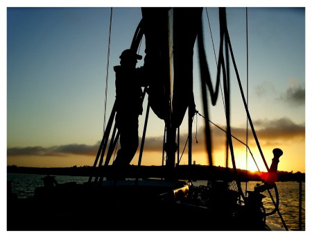 suelten las amarras y desplieguen las velas.. a navegar el abismo !!